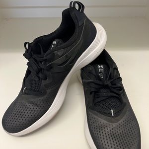 Running/Athletic Shoes (women’s 9.5)
